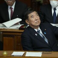 国民1人5万円の愚策が示す、政権の無策と消費税問題