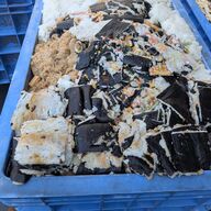 廃棄食品の実態：コンビニの裏側とコメ不足のパラドックス