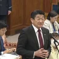 高校無償化、国籍限定の是非：高橋氏の主張と教育環境への影響