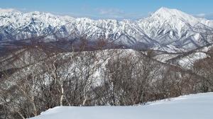 長野県の雪山での悲劇：中国籍スノーボーダーの行方不明事件