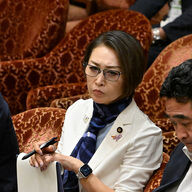 三原じゅん子大臣、国会を抜け出しての美容整形クリニック訪問！その真相とは？