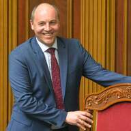 ウクライナの混迷：元国会議長が殺害された背景と影響