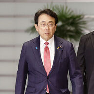 赤沢再生相と企業献金問題：政治とお金の関係