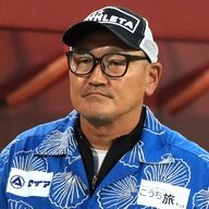 J3高知・秋田監督、パワハラ疑惑と選手の反発　真相は？