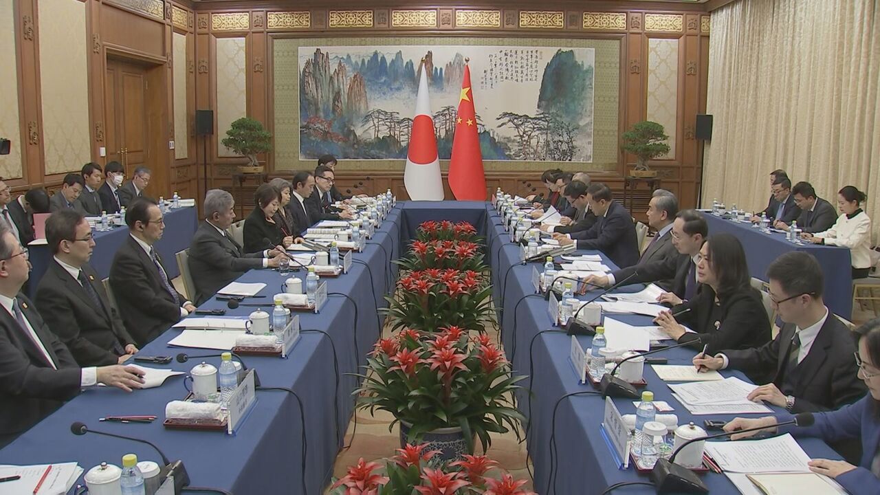 中国人向け短期ビザ緩和の是非：自民党内の反発と議論