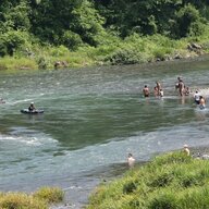 多摩川バーベキューの現状と課題：ごみ問題の深刻化と外国人の影響