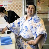 痛みと戦う力士たちの健康診断の裏側