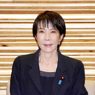 政府の経済対策: 地域活性化のための商品券発行支援？