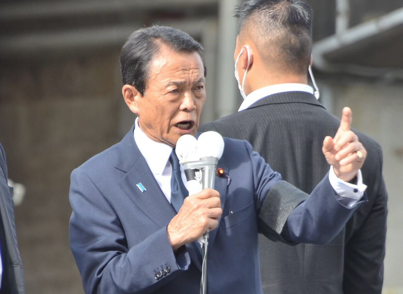 注意喚起：麻生元首相が語る二十歳の闇バイトから身を守る方法