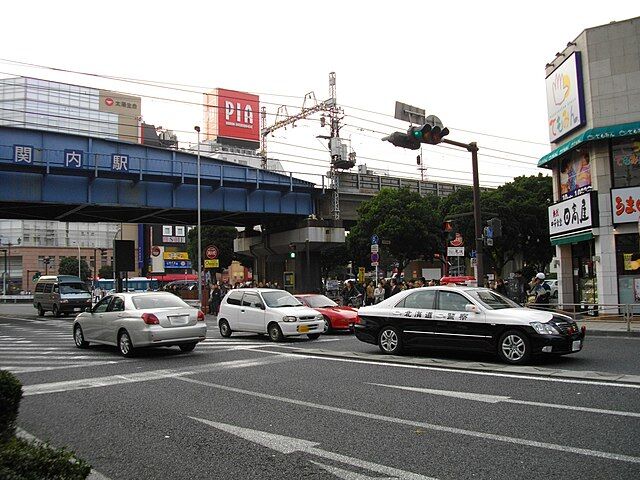 警察官の逃走劇：信号無視とその真相
