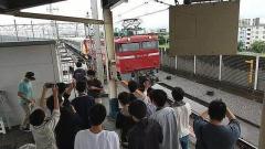 「おい！話が違ぇだろがよ」撮り鉄マナー違反に駅員ブチギレ ホーム先端に走り出し...JRに詳細聞く 千葉県船橋市