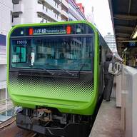 【JR代々木駅で発煙 山手線午後4時10分運転再開予定も未だ動かず「警察による現場検証が長引いて」】JR代々木駅での山手線運転見合わせ：影響と ...