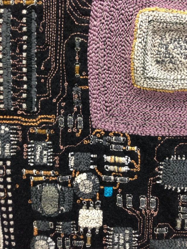 理系男子こそハマる コンピュータ基盤を手縫い刺繍で再現した 刺繍する犬 さんのマニアックな刺繍作品個展を見てきた Newsact 理系男子こそハマる コンピュータ基盤を手縫い刺繍で再現した 刺繍する犬 さんのマニアックな刺繍作品個展を見てきた Newsact