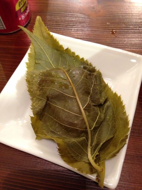 何かが倍量 京都嵐山 鶴屋寿 の見たことない形状の桜餅に驚く Newsact