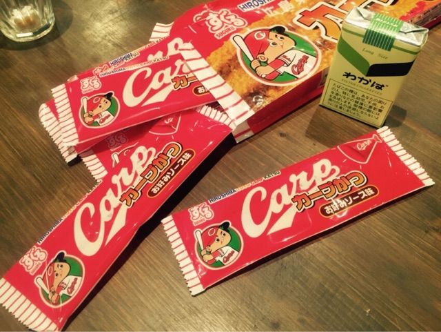 定番駄菓子 魚介すり身カツ の広島版 カープかつ に込められた思いとは Newsact 定番駄菓子 魚介すり身カツ の広島版 カープかつ に込められた思いとは Newsact