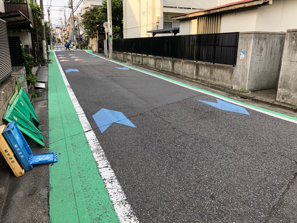 トリックアートでクルマのスピードを軽減する現場 Newsact トリックアートでクルマのスピードを軽減する現場 Newsact