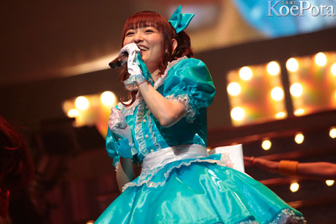 音楽 人気声優の田村ゆかりさん17歳 新曲のmvで胸元が ファンの反応に困惑 ね ねえ みんな 谷間以外の感想はないの 芸能ニュース速報2chまとめのまとめ 音楽 人気声優の田村ゆかりさん17歳 新曲のmvで胸元が ファンの反応に困惑 ね ねえ みんな 谷間以外の感想はないの 芸能ニュース速報2chまとめのまとめ