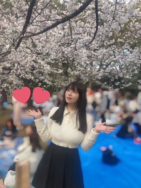 デカすぎる声優・清水星来(22)さん、お花見