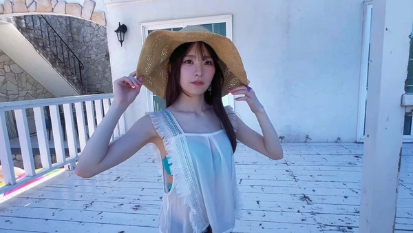 人気若手女性声優・遠野ひかる(28)、初の写真集で水着姿を披露する