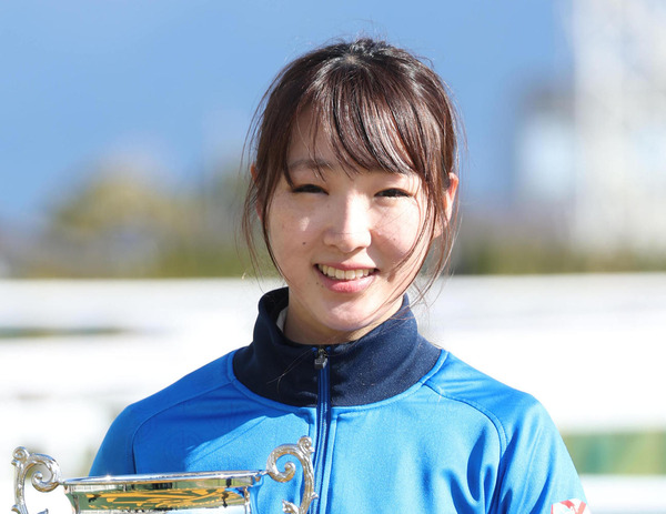 【競馬】永島まなみ騎手、重賞初制覇 マーメイドSをアリスヴェリテで