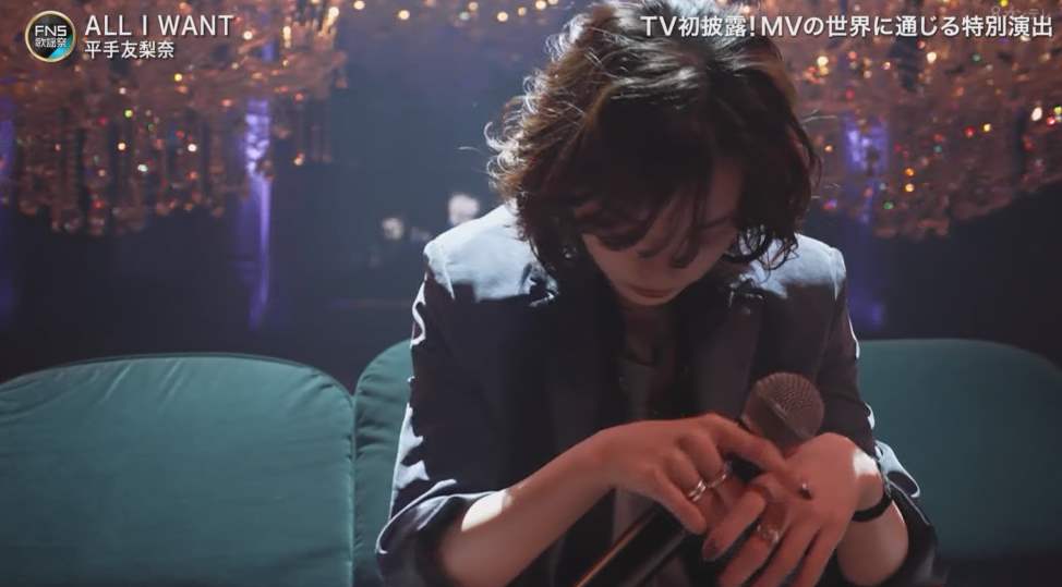 【芸能】新曲と共に美脚を披露した平手友梨奈、『FNS歌謡祭』での圧巻のステージとは？ : ニュー速タイムズ