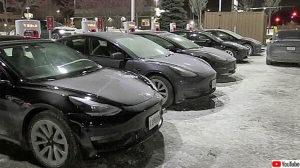【EV】テスラの墓場?シカゴで充電ステーションが大混雑、ドライバーは寒波の中長時間の待機に耐えるしかないw : ニュー速タイムズ