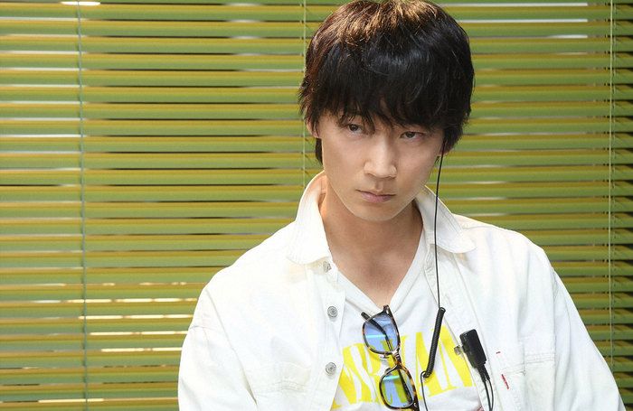 綾野剛 菅田将暉に嫉妬 ｍｉｕ 撮影後にポツリ言い放ったひと言 ニューストゥデイ