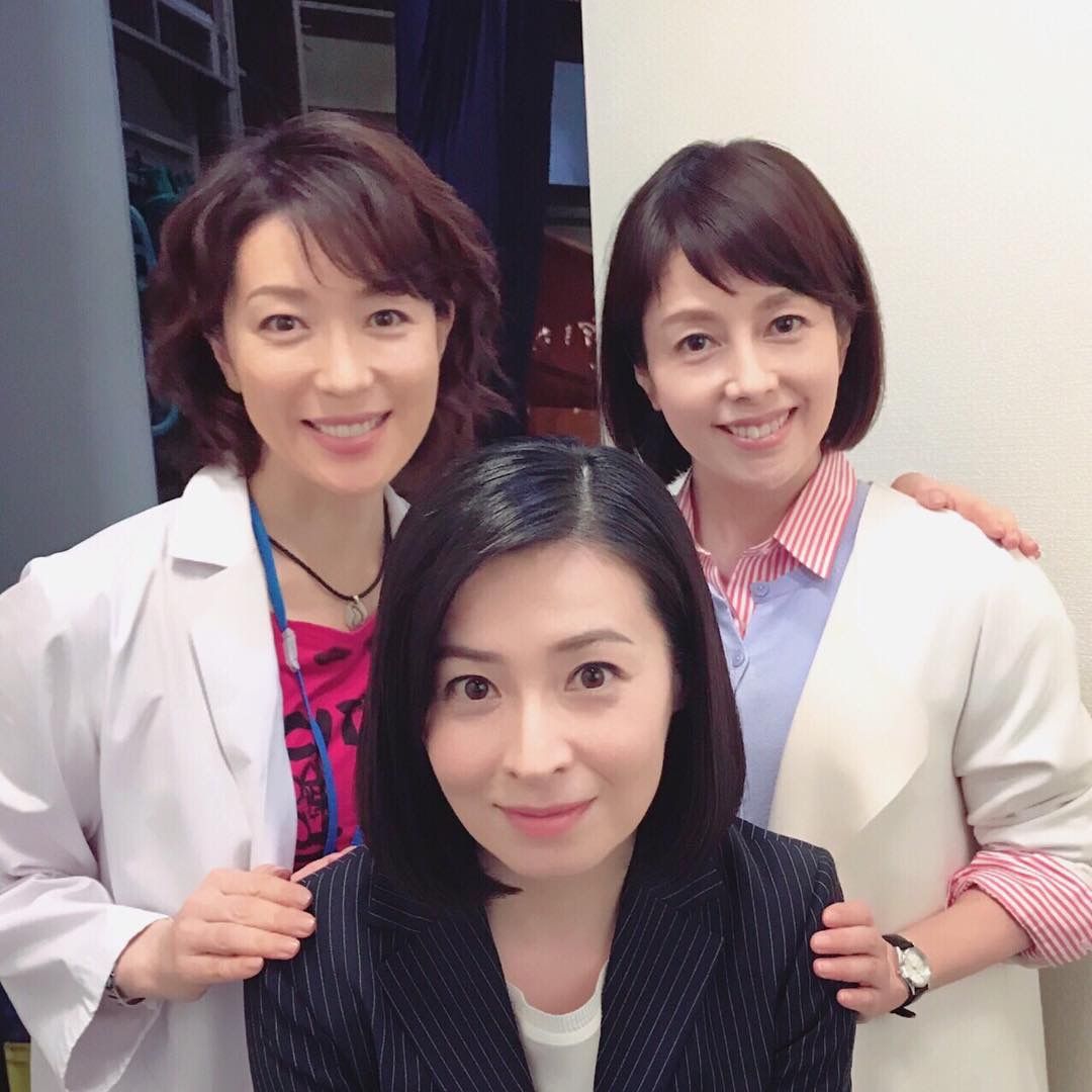 沢口靖子 若村麻由美 奇跡のアラフィフ2ショットに 美しすぎ可愛すぎ ニューストゥデイ 沢口靖子 若村麻由美 奇跡のアラフィフ2ショットに 美しすぎ可愛すぎ ニューストゥデイ