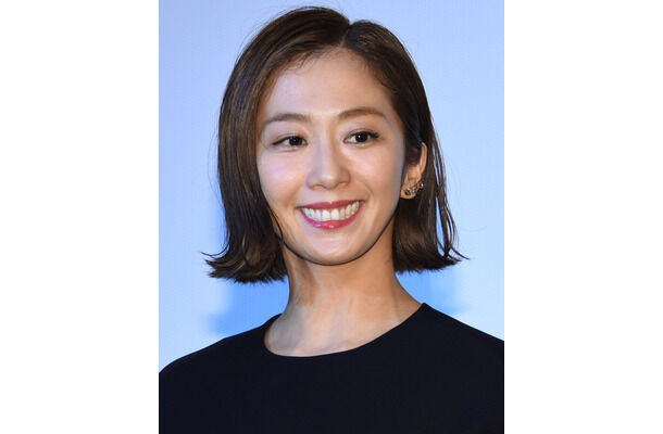 優香 ショートヘア姿がかっこいい 青木崇高 優香 新cmで 親子デート ニューストゥデイ