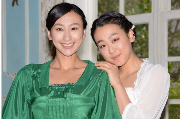 浅田舞 前髪を作ったノースリーブ透けコーデに称賛 クレオパトラ 美しさが一層 際立ちます ニューストゥデイ