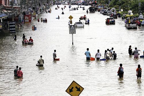20111009sun_ThailandFlood01