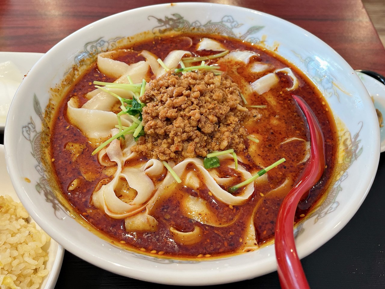 葛西「中華料理 華宴 2号店」麻辣刀削麺 : ラーメン食べたら書くブログ
