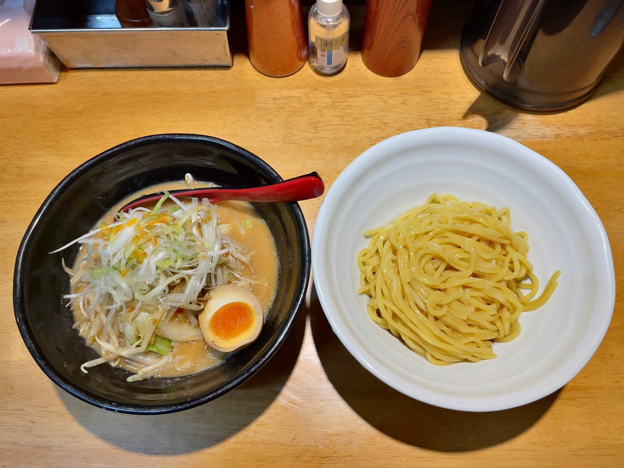 萬 馬 軒