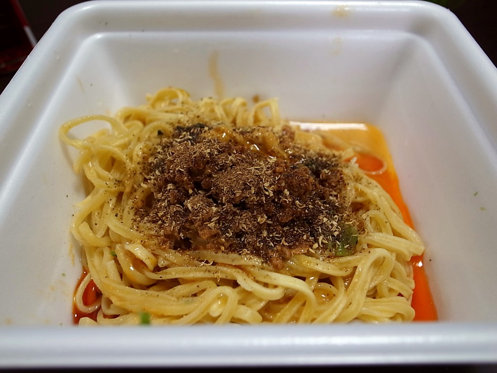 コンビニ サンクス の阿吽つゆ無し担担麺 ラーメン食べたら書くブログ