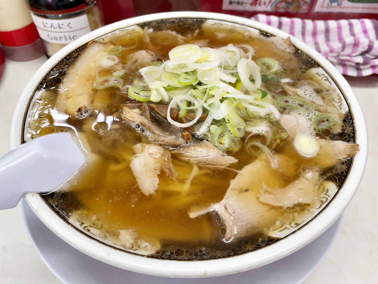 新宿「ナギチャンラーメン」中華そば : ラーメン食べたら書くブログ