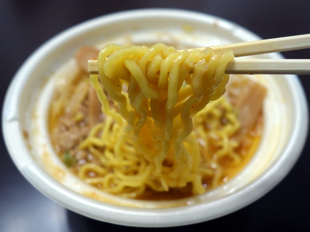 セブン イレブン 札幌すみれ監修 濃厚みそラーメン ラーメン食べたら書くブログ セブン イレブン 札幌すみれ監修 濃厚みそラーメン ラーメン食べたら書くブログ