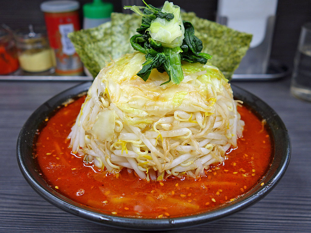 桜道家 桜上水の辛うまラーメン大辛 ドカ盛り野菜 ラーメン食べたら書くブログ