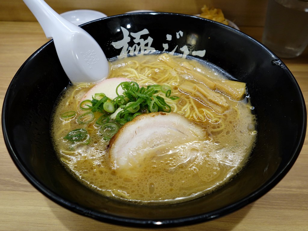 ラーメン 新宿三丁目 ラーメン食べたら書くブログ ラーメン 新宿三丁目 ラーメン食べたら書くブログ