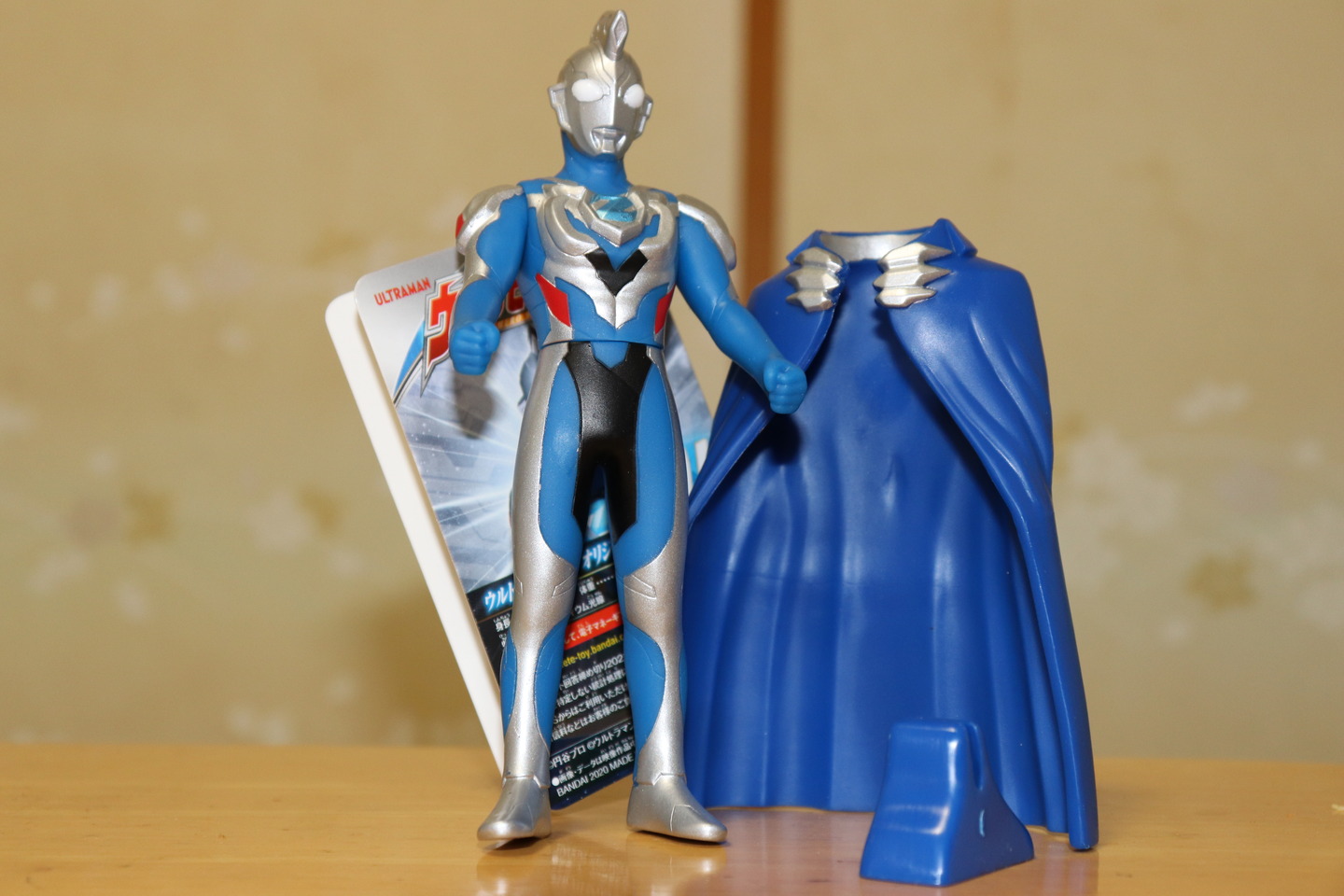 ウルトラマンゼットとウルトラゼロマント