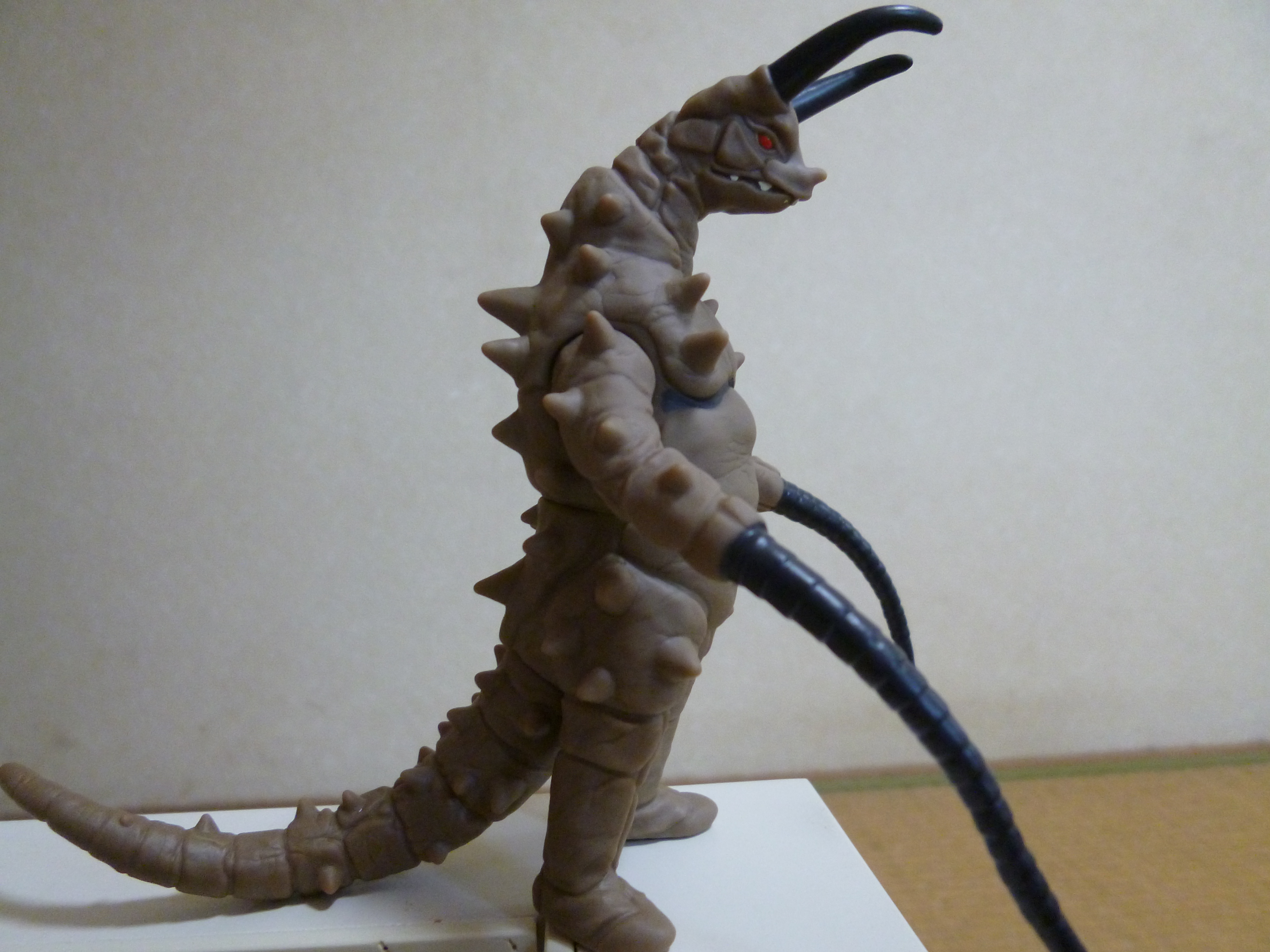 ウルトラ怪獣500 60 地底怪獣グドン / 59 古代怪獣ツインテール ウルトラ怪獣500 60 地底怪獣グドン / 59 古代怪獣ツインテール