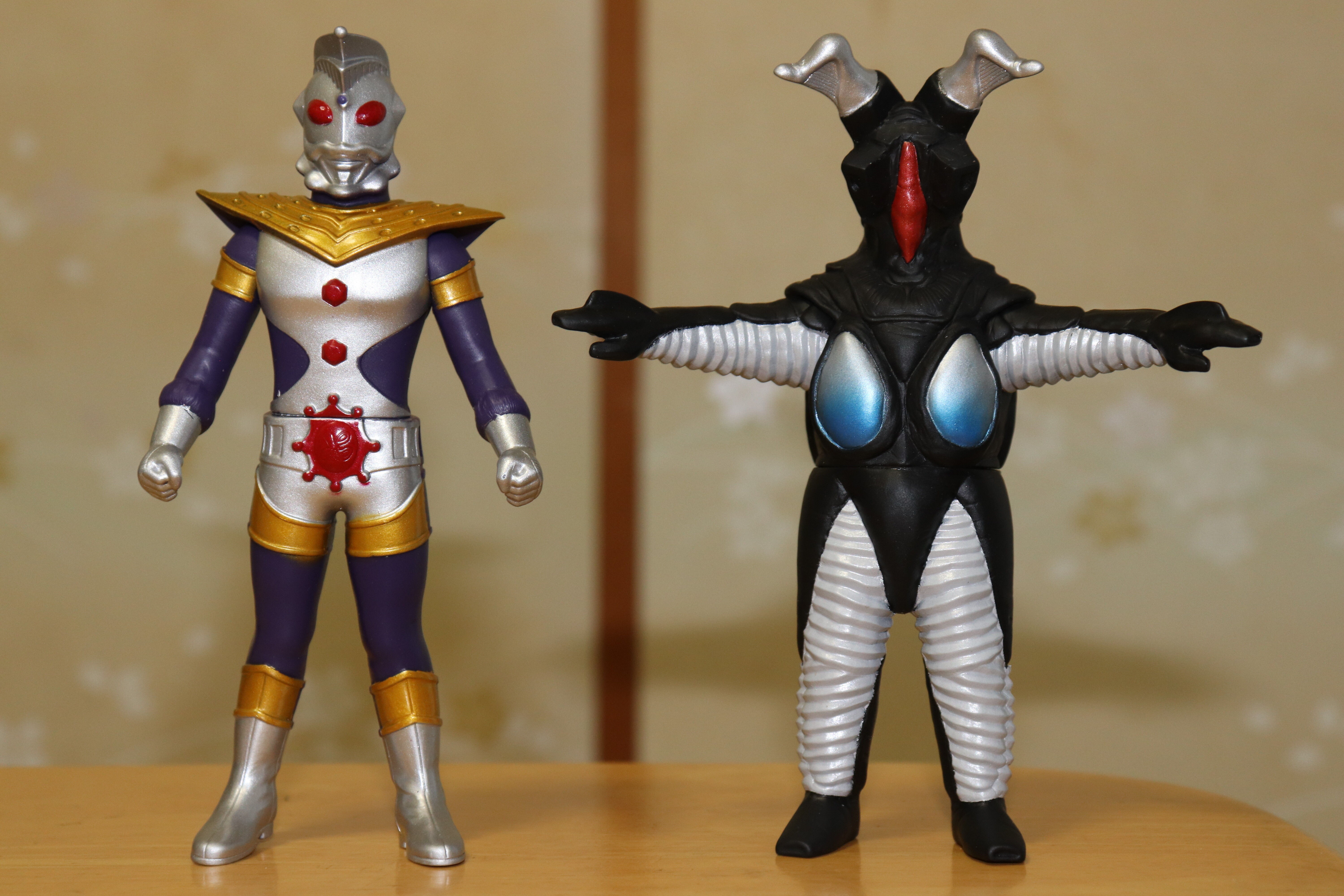 中国限定ソフビ 超決戦 ウルトラマンキングVSマガゼットン レビュー