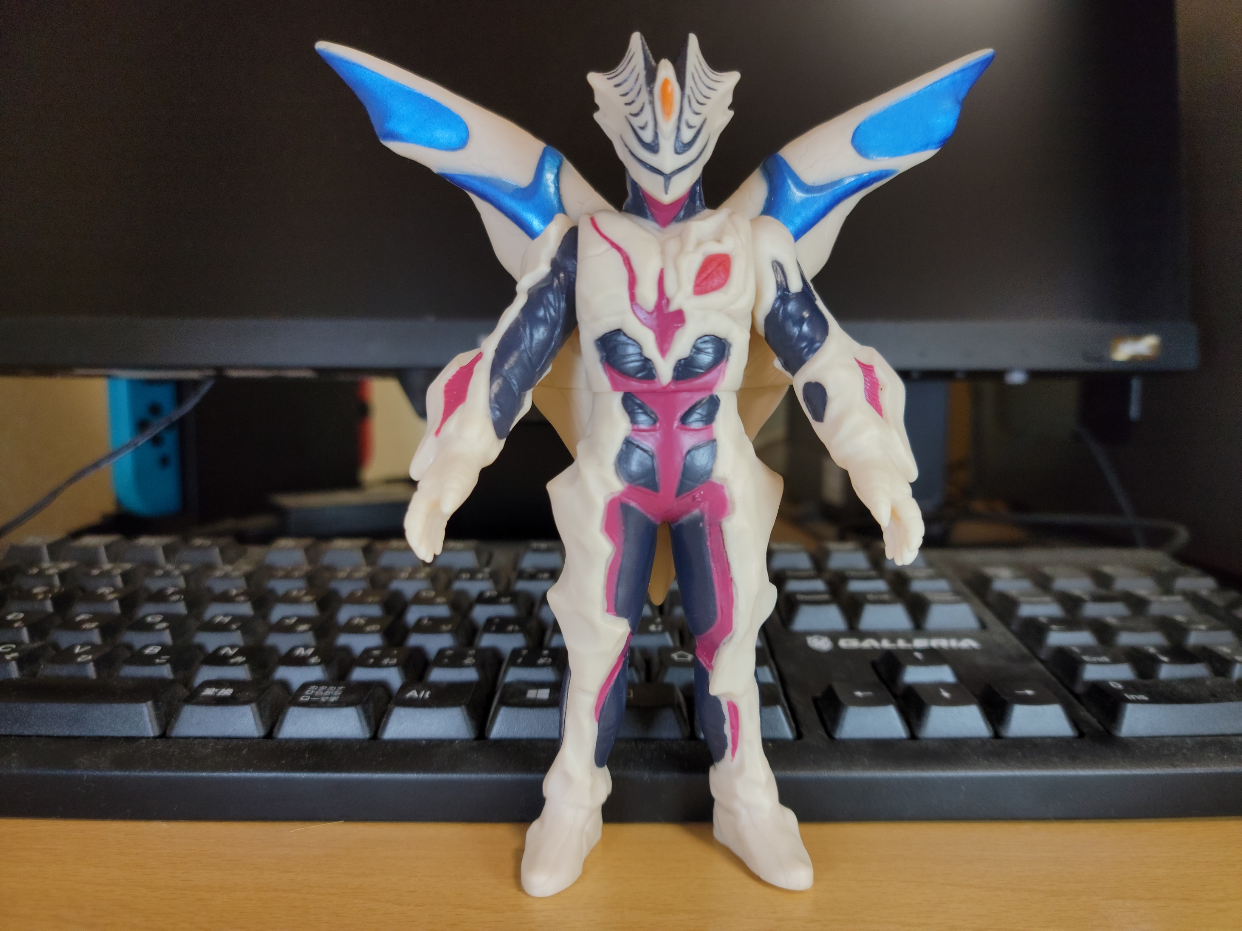 中国限定ソフビ 夜光(蓄光) キリエロイドⅡ レビューらしきもの : 神聖