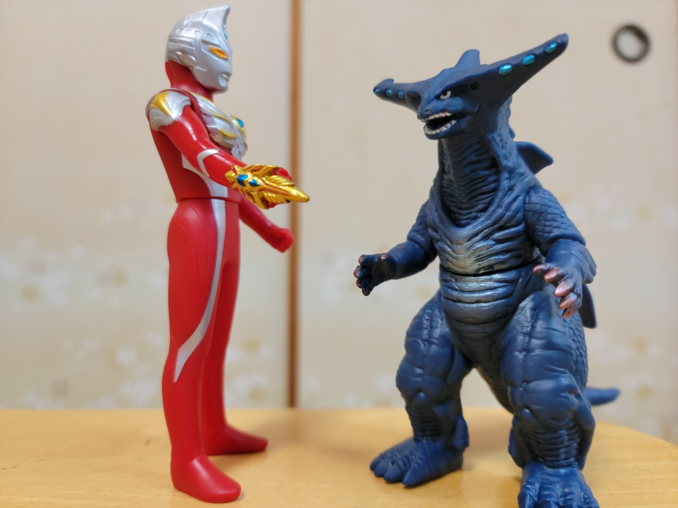 中国限定ソフビ 超決戦 ウルトラマンマックス(マックスギャラクシー)VS