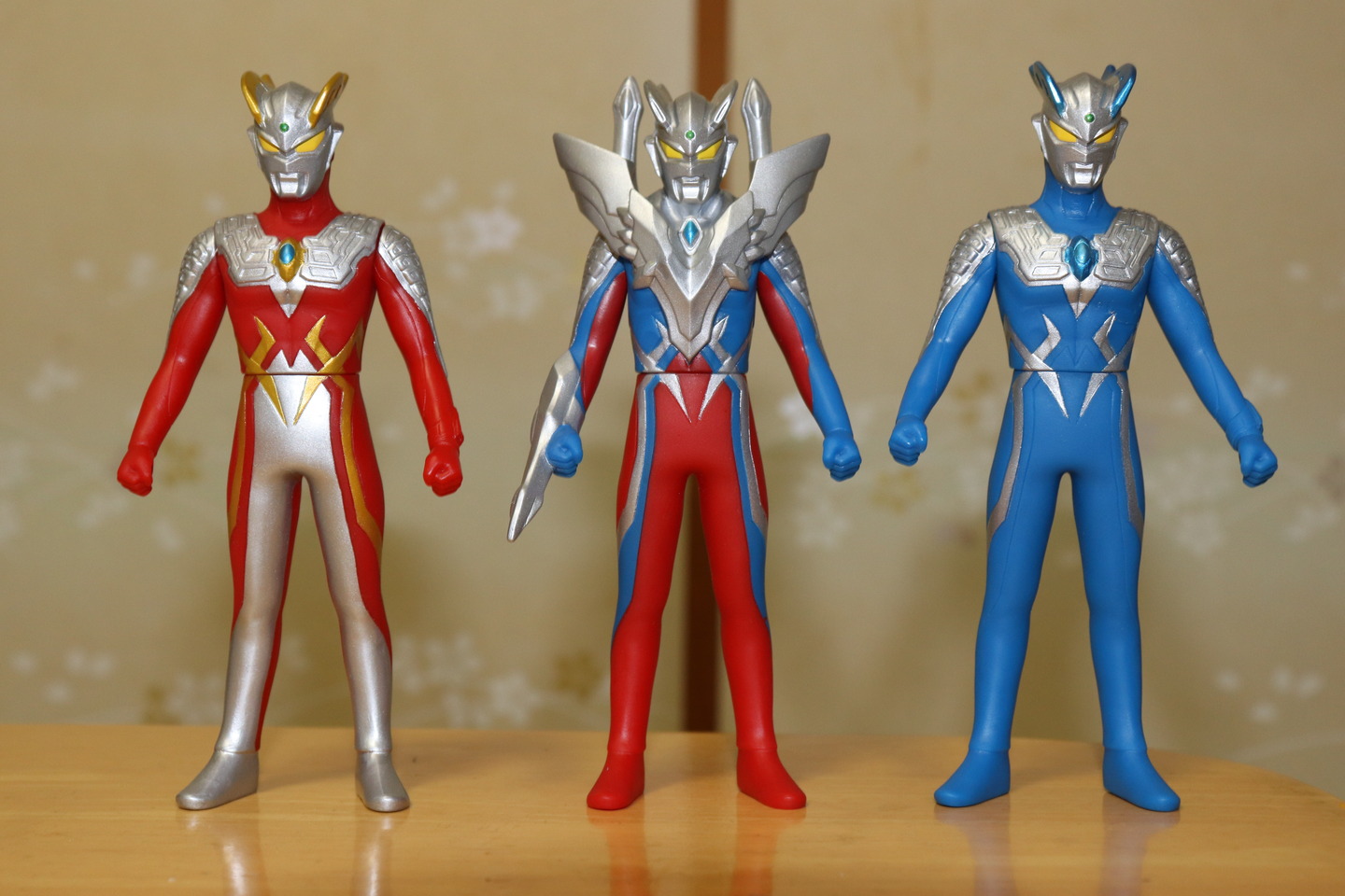 ウルトラマンゼロ10周年ソフビ正面