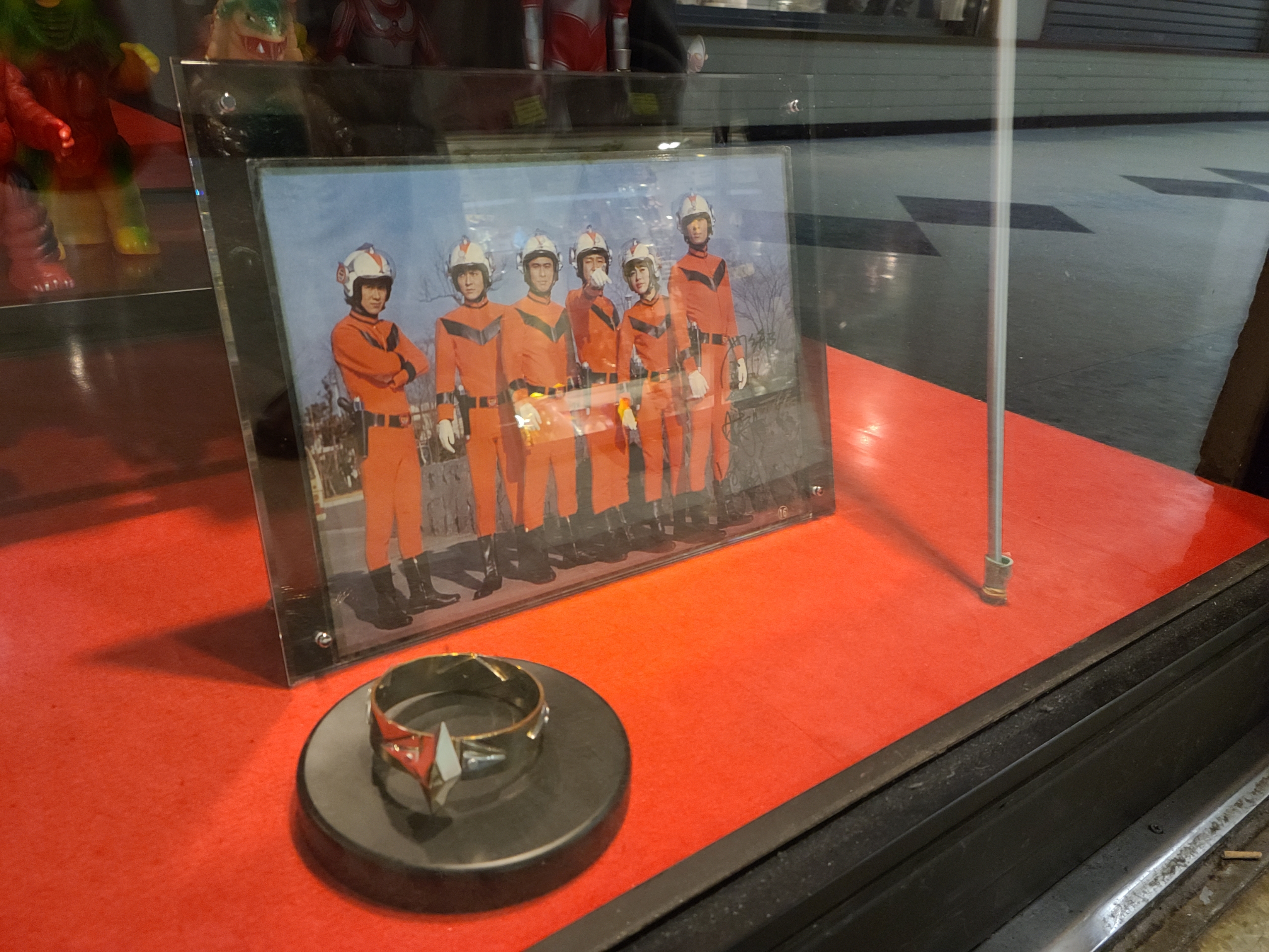 中野ブロードウェイ 墓場の画廊 帰ってきたウルトラマン ウルトラ5つの誓い展 に行ってきたでござるッ 神聖ネクストねばあ帝国 The Holy Nextnever Empire