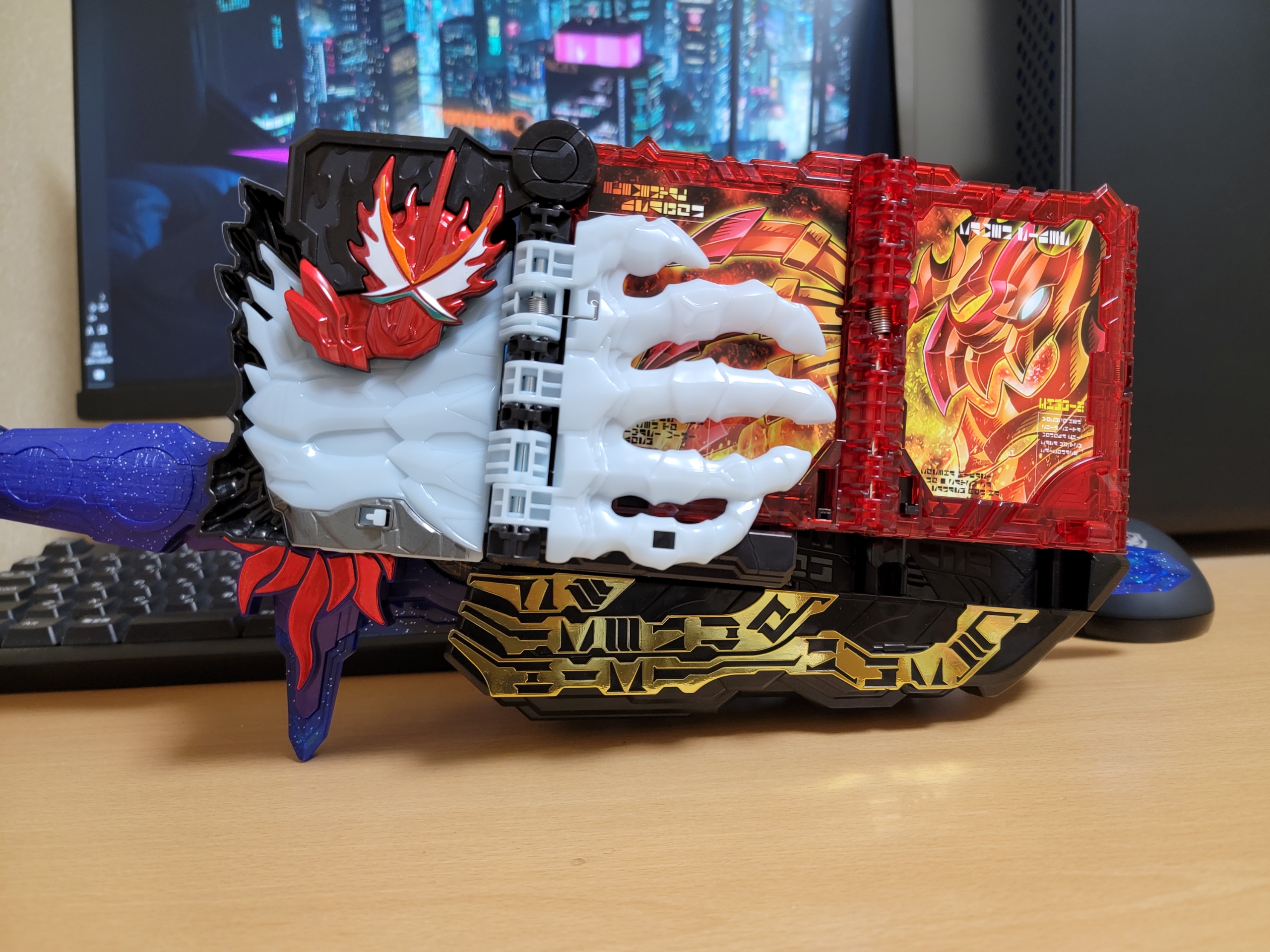 仮面ライダーセイバー最強の力で変身 Dx刃王剣クロスセイバー 神聖ネクストねばあ帝国 The Holy Nextnever Empire