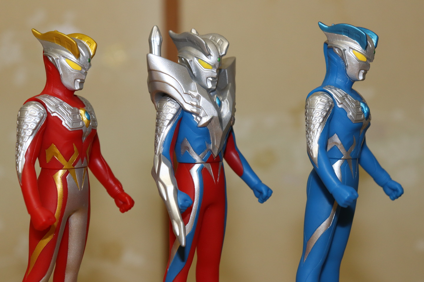 ウルトラマンゼロ10周年ソフビ斜め