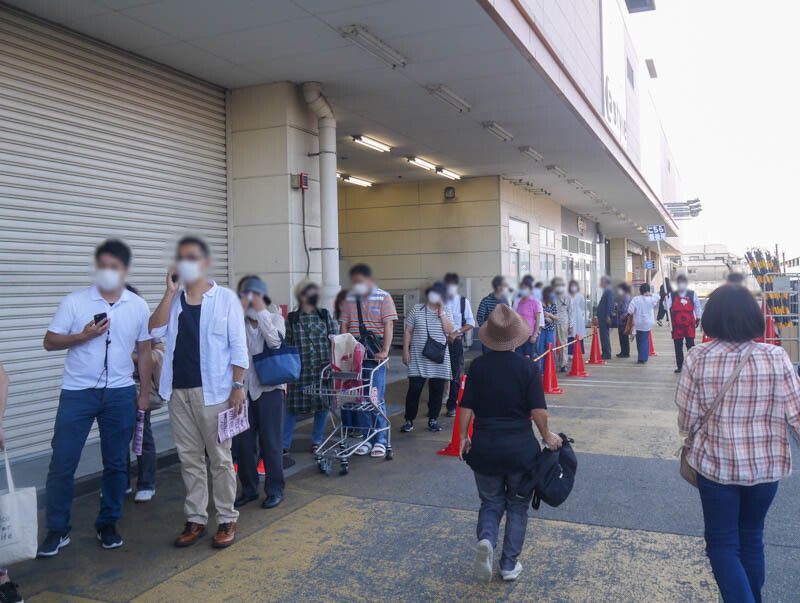 ホームズ寝屋川にスーパーの ロピア がオープン 関西1号店 初日は外まで行列ができてた 寝屋川つーしん