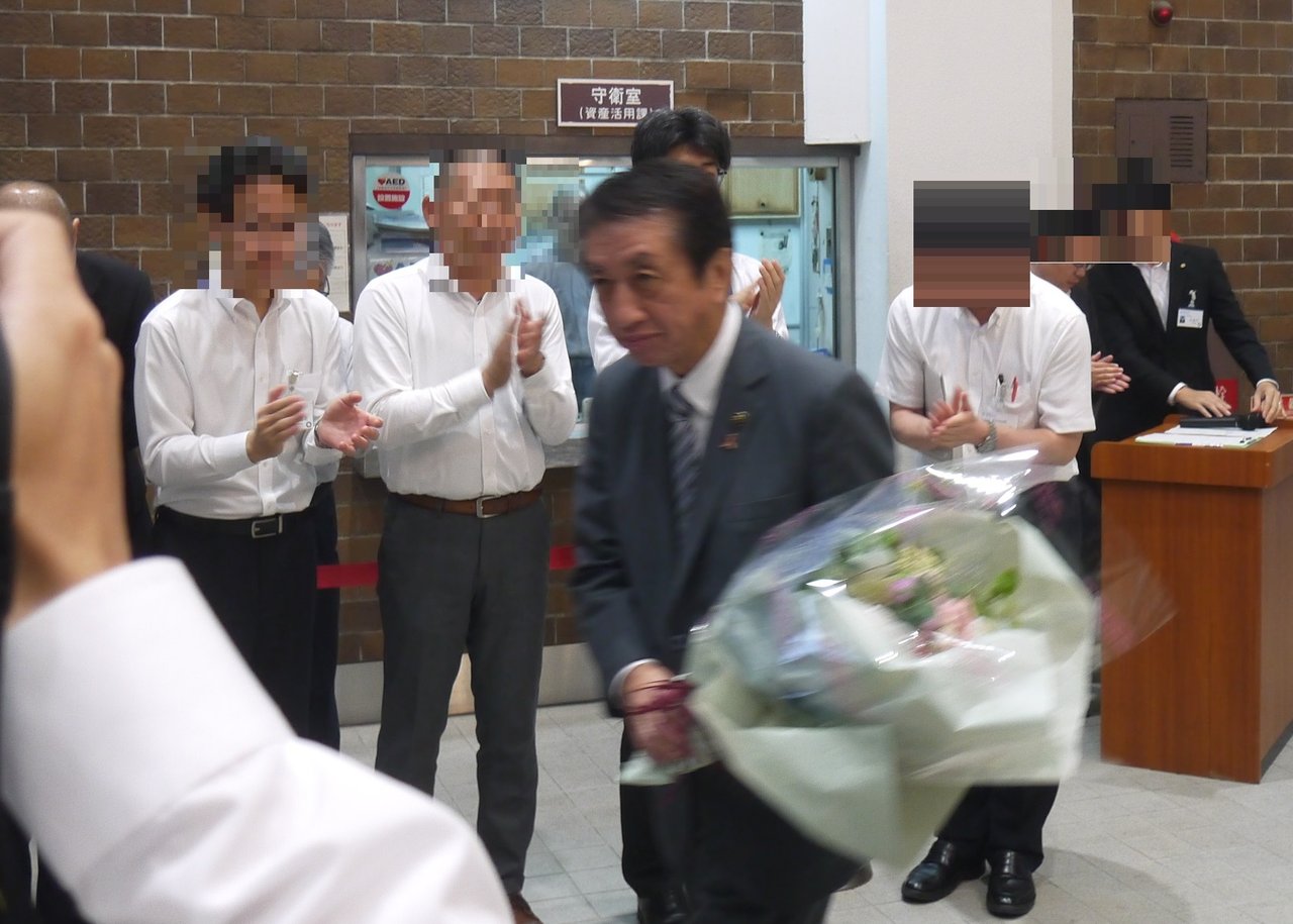 1期4年の北川法夫寝屋川市長が退任。5/28（火）に行われた退庁式の様子
