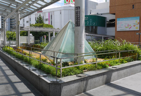 寝屋川市駅 花壇-7